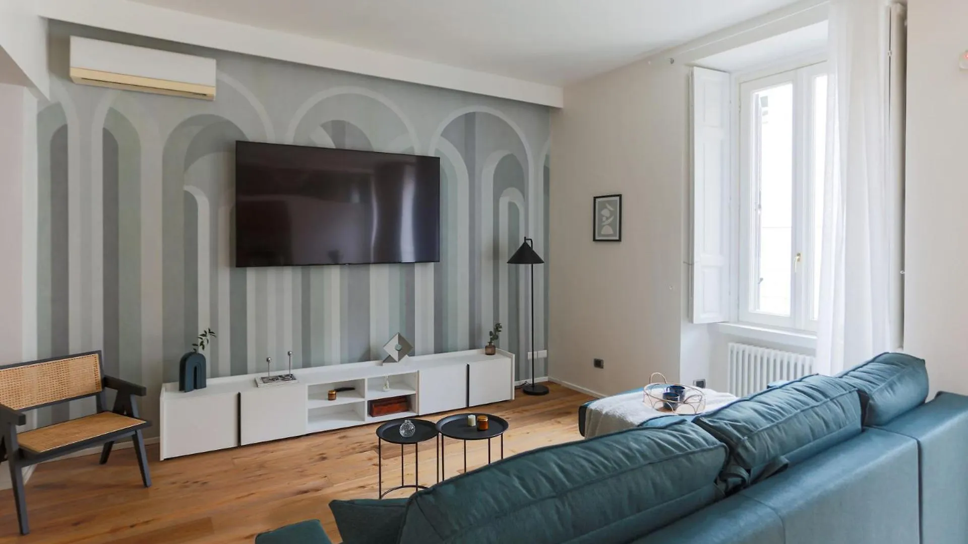 The Best Rent - Spacious Three-Bedroom Apartment In The Heart Of Milan