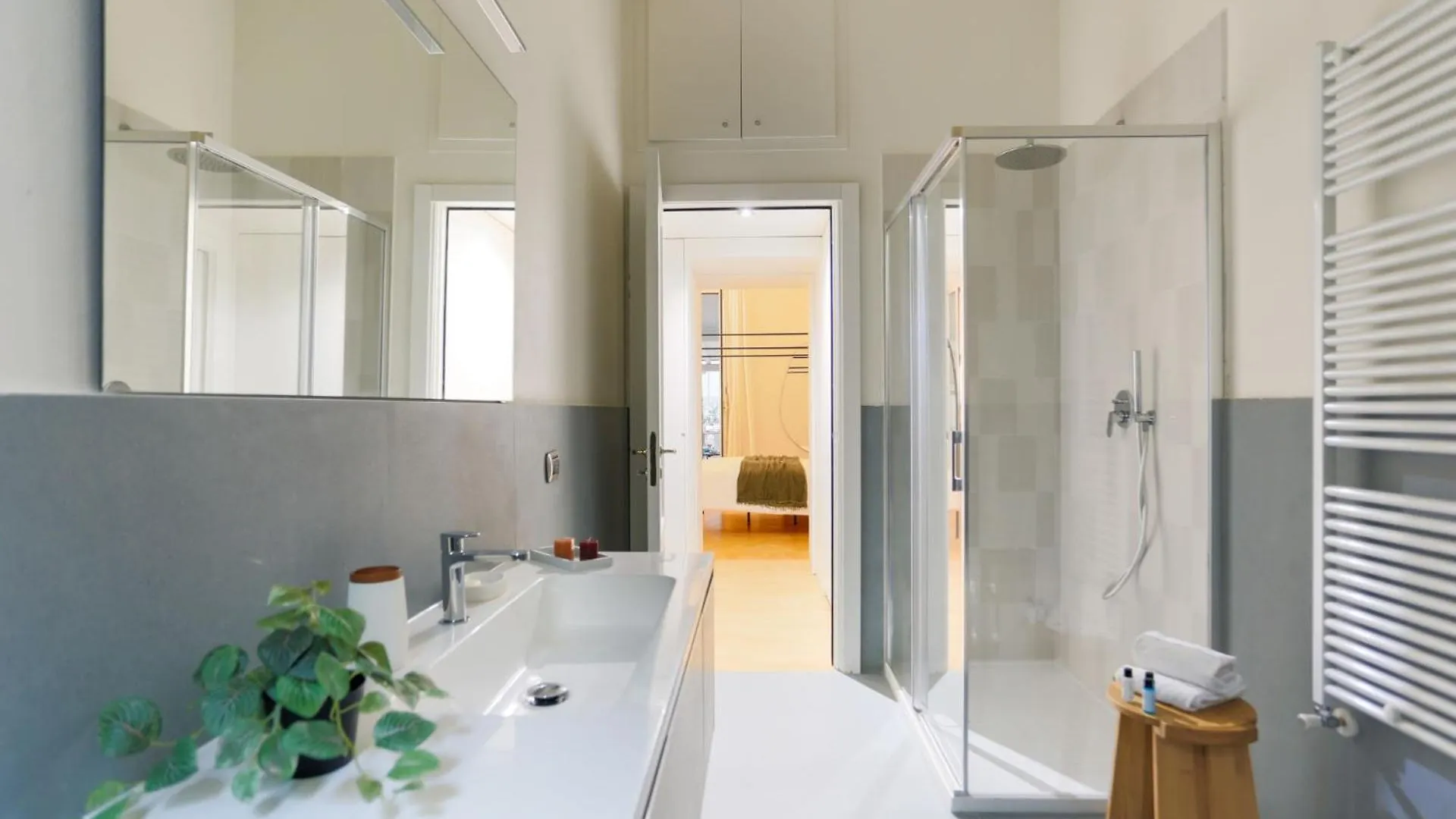 The Best Rent - Spacious Three-Bedroom Apartment In The Heart Of Milan Italy