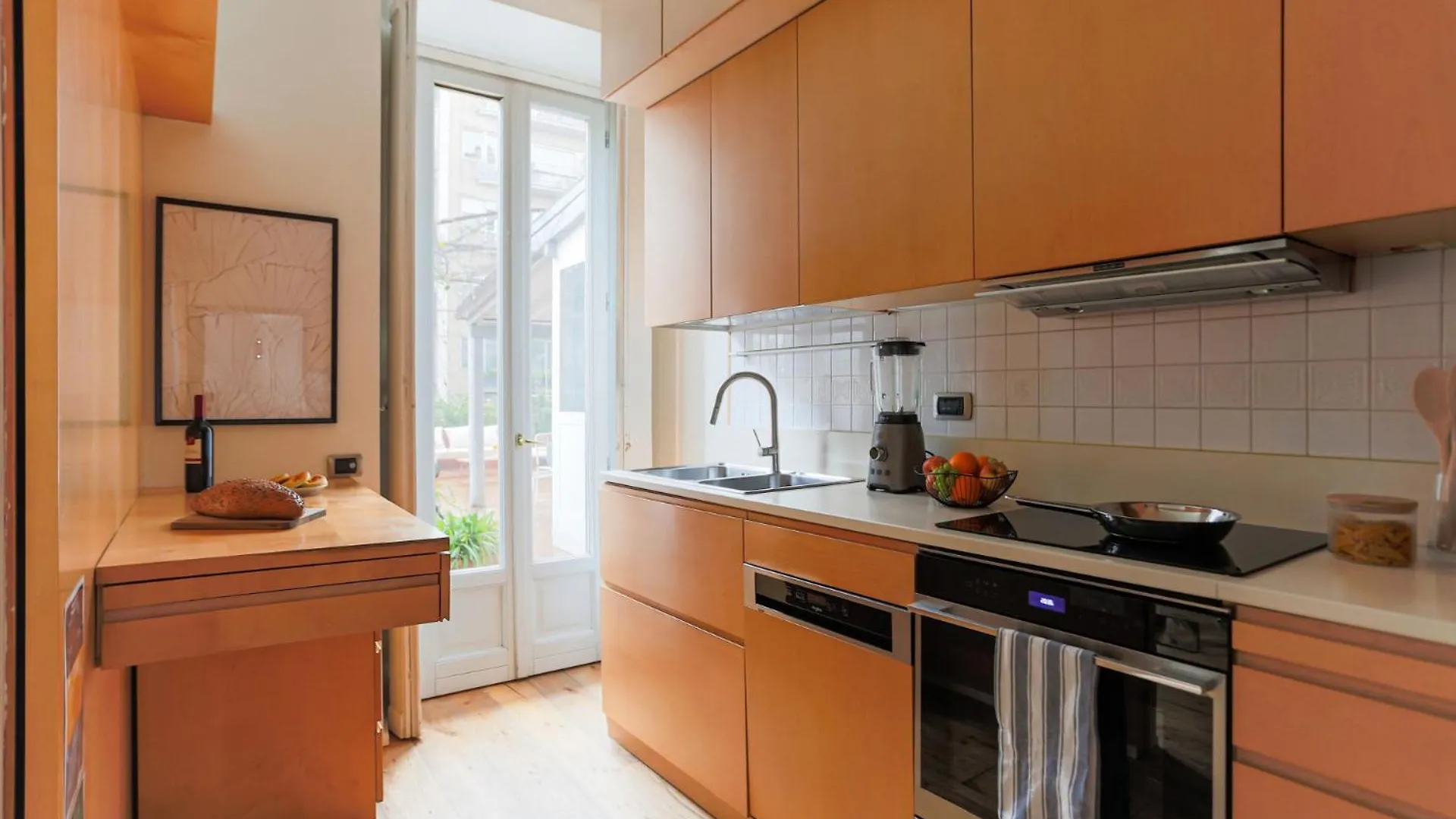 The Best Rent - Spacious Three-Bedroom Apartment In The Heart Of Milan
