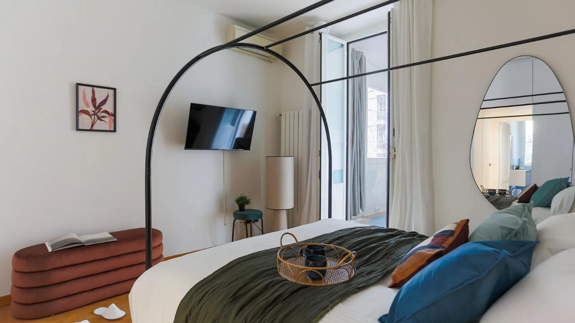The Best Rent - Spacious Three-Bedroom Apartment In The Heart Of Milan