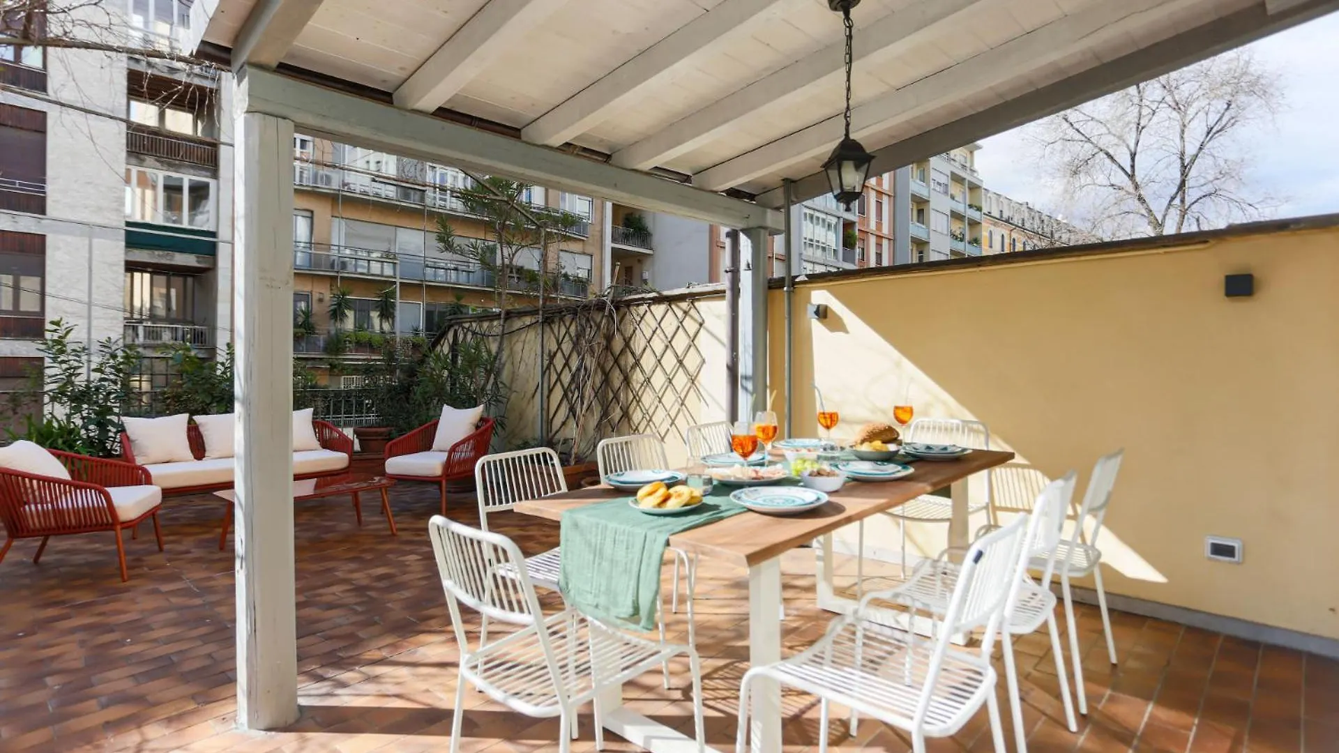 The Best Rent - Spacious Three-Bedroom Apartment In The Heart Of Milan 0*,