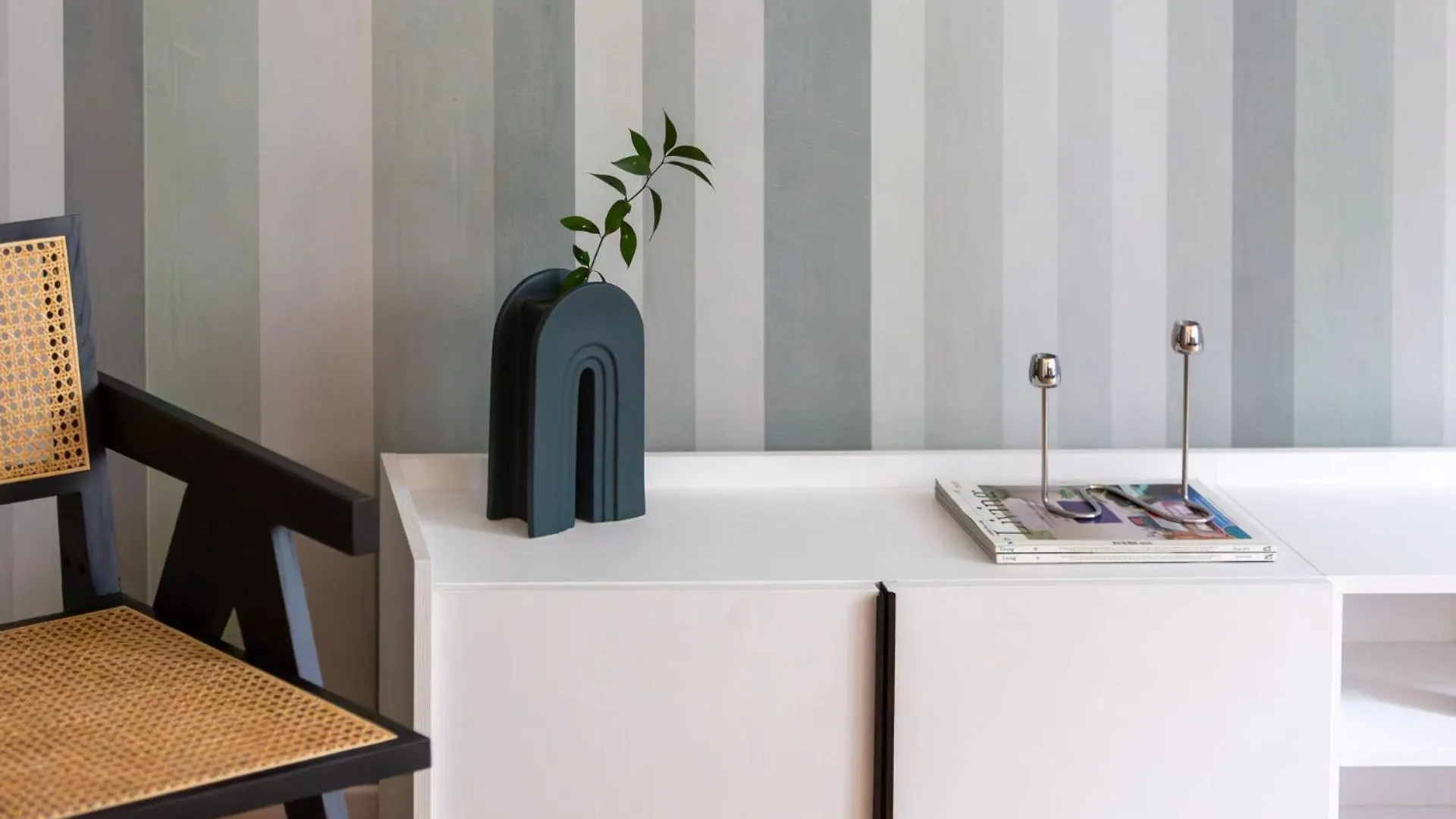The Best Rent - Spacious Three-Bedroom Apartment In The Heart Of Milan Italy